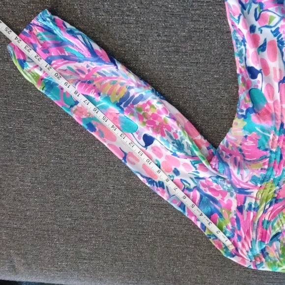 🔴SOLD🔴🦒VERY HTF Lilly Pulitzer🦒 - Sarasota Tunic Top - Picture 13 of 13